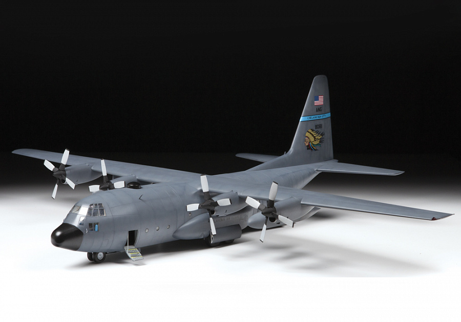 Модель для сборки Звезда Американский военно-транспортный самолет С-130Н