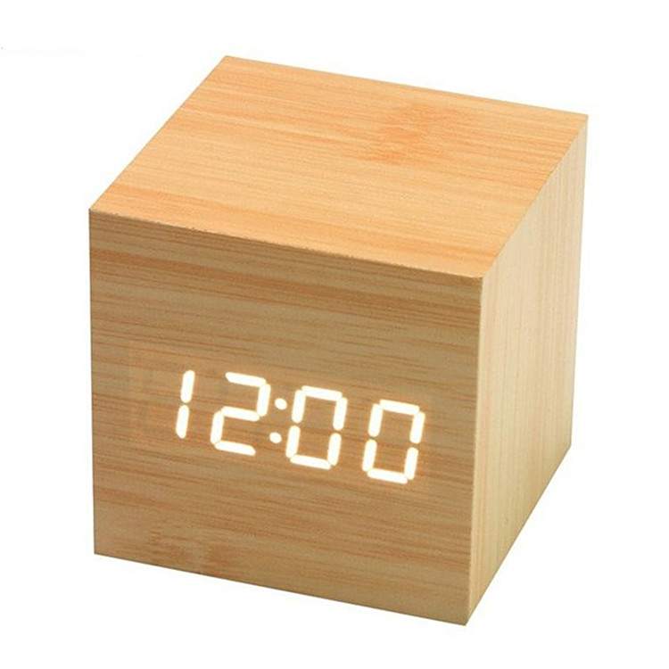 Часы cube. Часы деревянный куб. Кубические часы. Будильник куб. Часы будильник куб с подсветкой.
