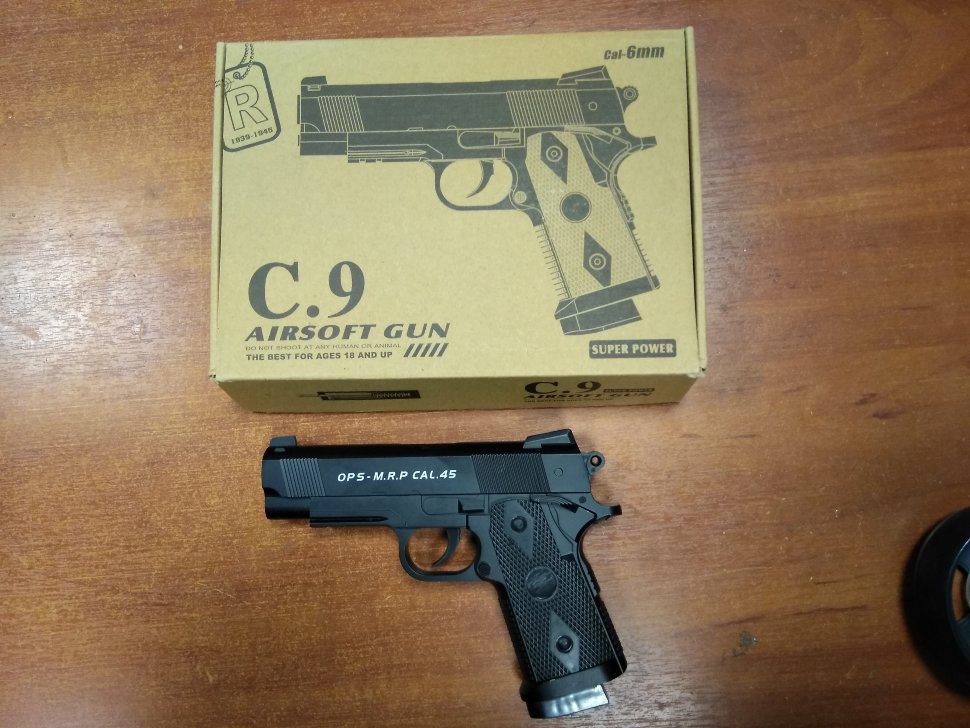 Пистолет детский металл. Airsoft Gun C.9
