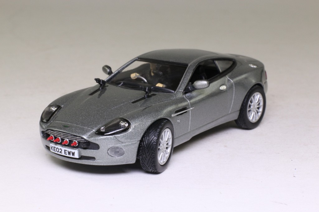 Масштабная модель Aston Martin V12 Vanquish Die Another Day James Bond 007
