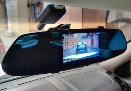 Автомобильный видеорегистратор-зеркало Eplutus D07 Full HD Автомобильный видеорегистратор-зеркало Eplutus D07 Full HD